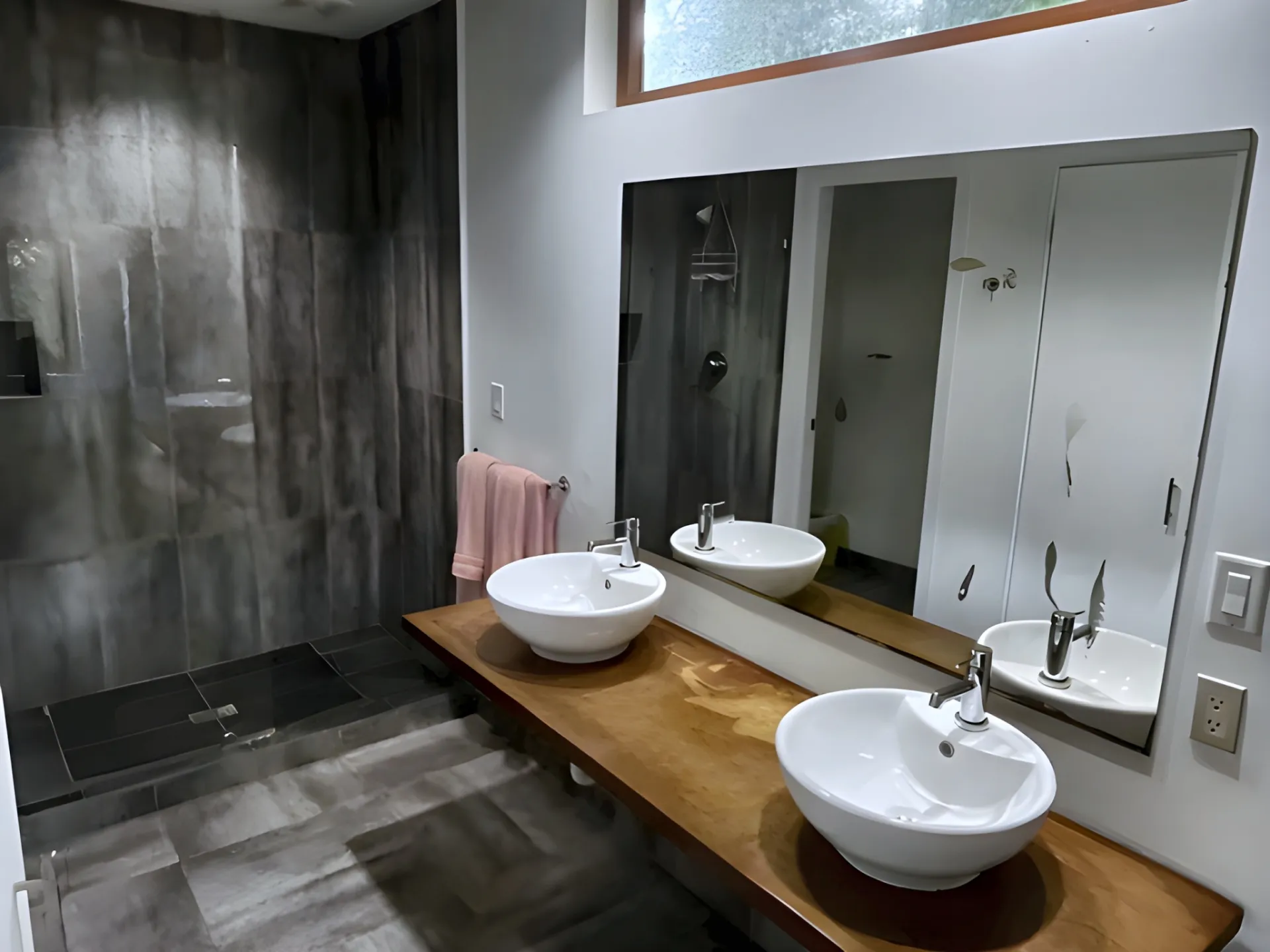 En-suite bathroom in Gemini II